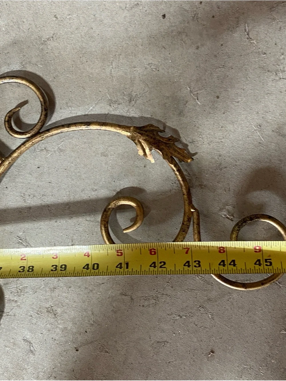 Ornate Metal Scroll Wall Decor in Gold - Elegant Home Accent